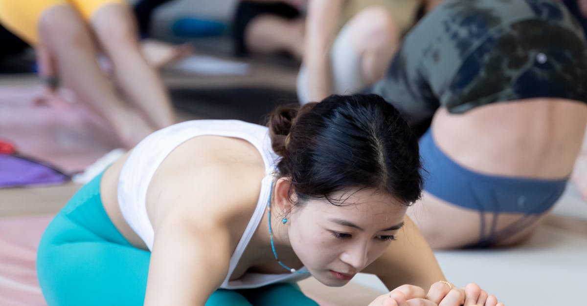 How many days a week should a beginner do yoga?